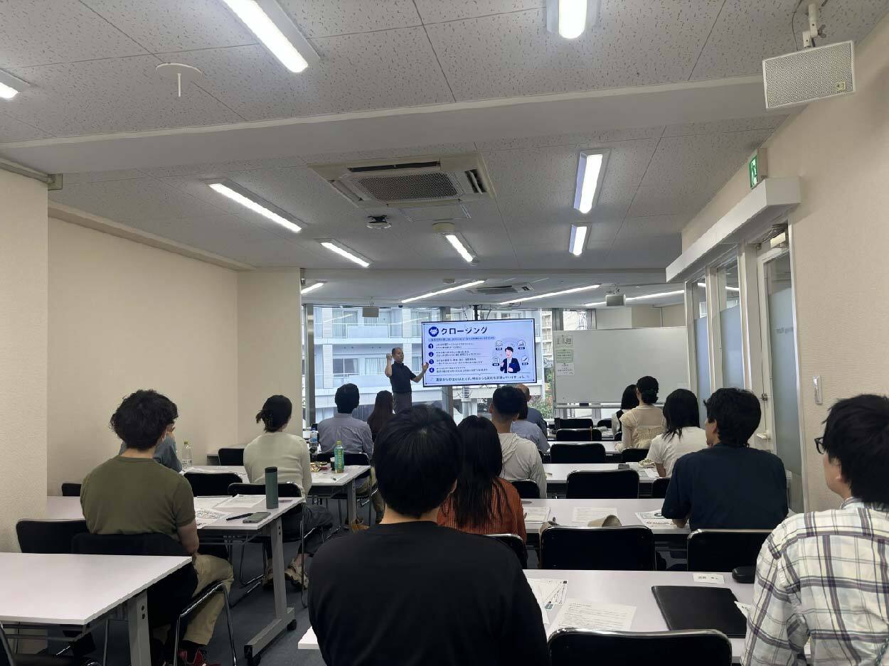 コースC 行動分析学の基礎と臨床実践　講義の様子